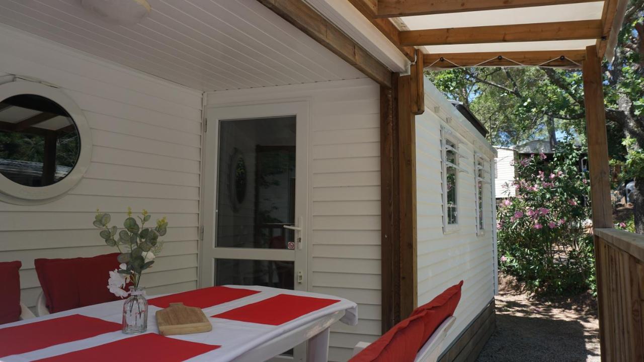 Luxe Chalet Voor 5 Personen Op Camping Lei Suves - Joycasa Roquebrune-sur-Argens Exterior foto