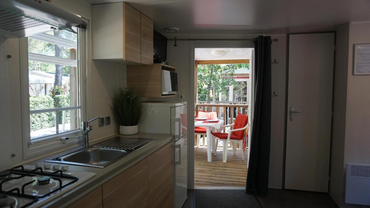 Luxe Chalet Voor 5 Personen Op Camping Lei Suves - Joycasa Roquebrune-sur-Argens Exterior foto